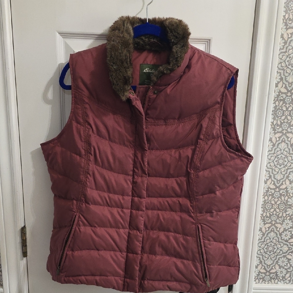Eddie Bauer Women's Goose Down Puffer Fur Trim Burgendy Mauve Vest Petite XL​